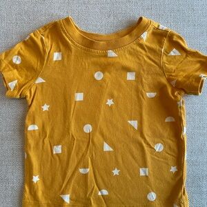 Hanna Andersson Mustard Geometric Short Sleeved Tee